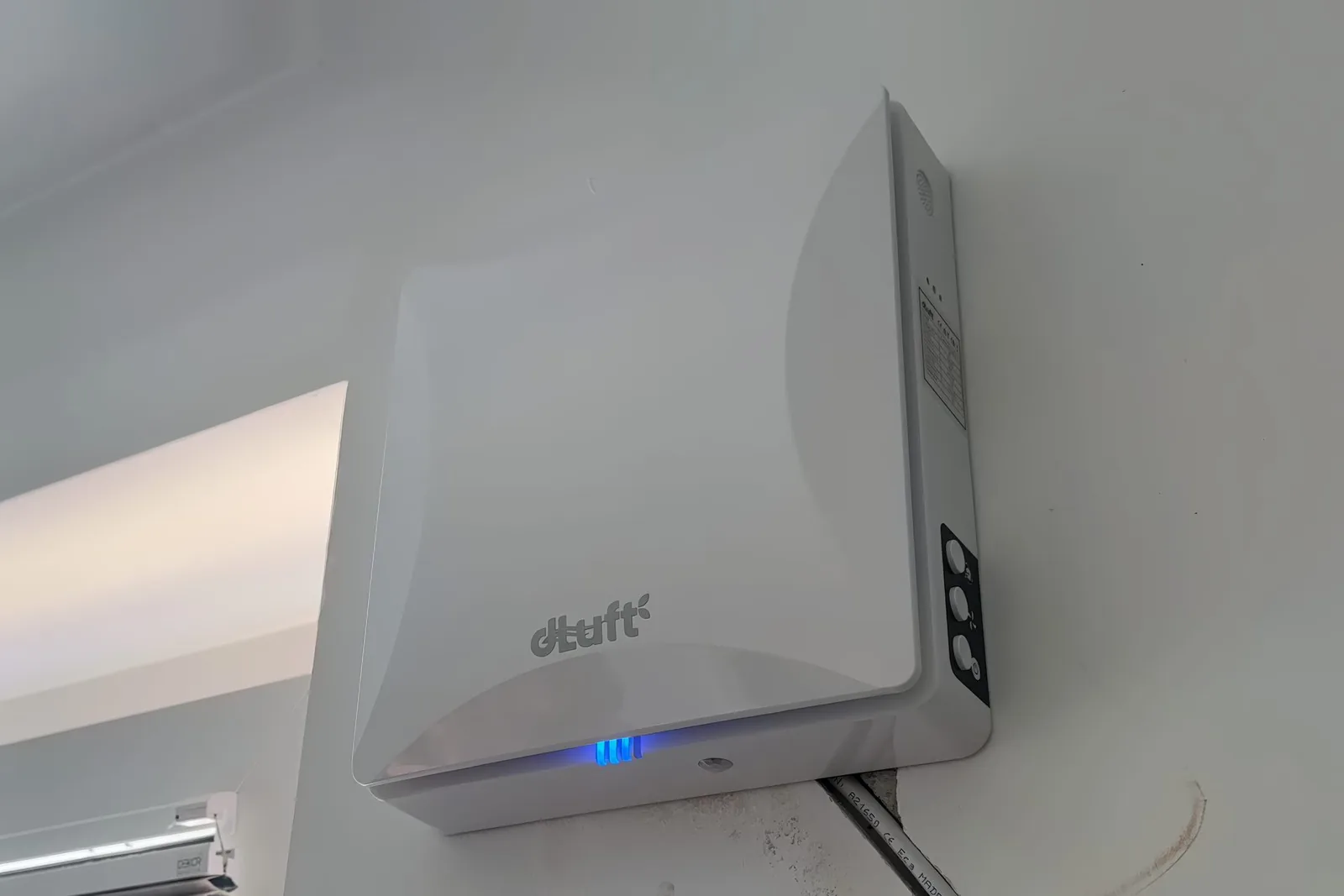 Rekuperator dLuft na steni stanovanja